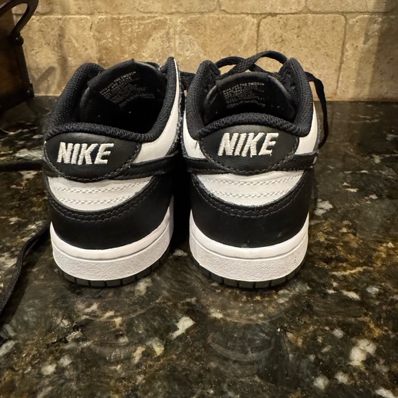 Nike Dunk Low Kids “Pandas” size 1.5Y - Picture 5 of 6